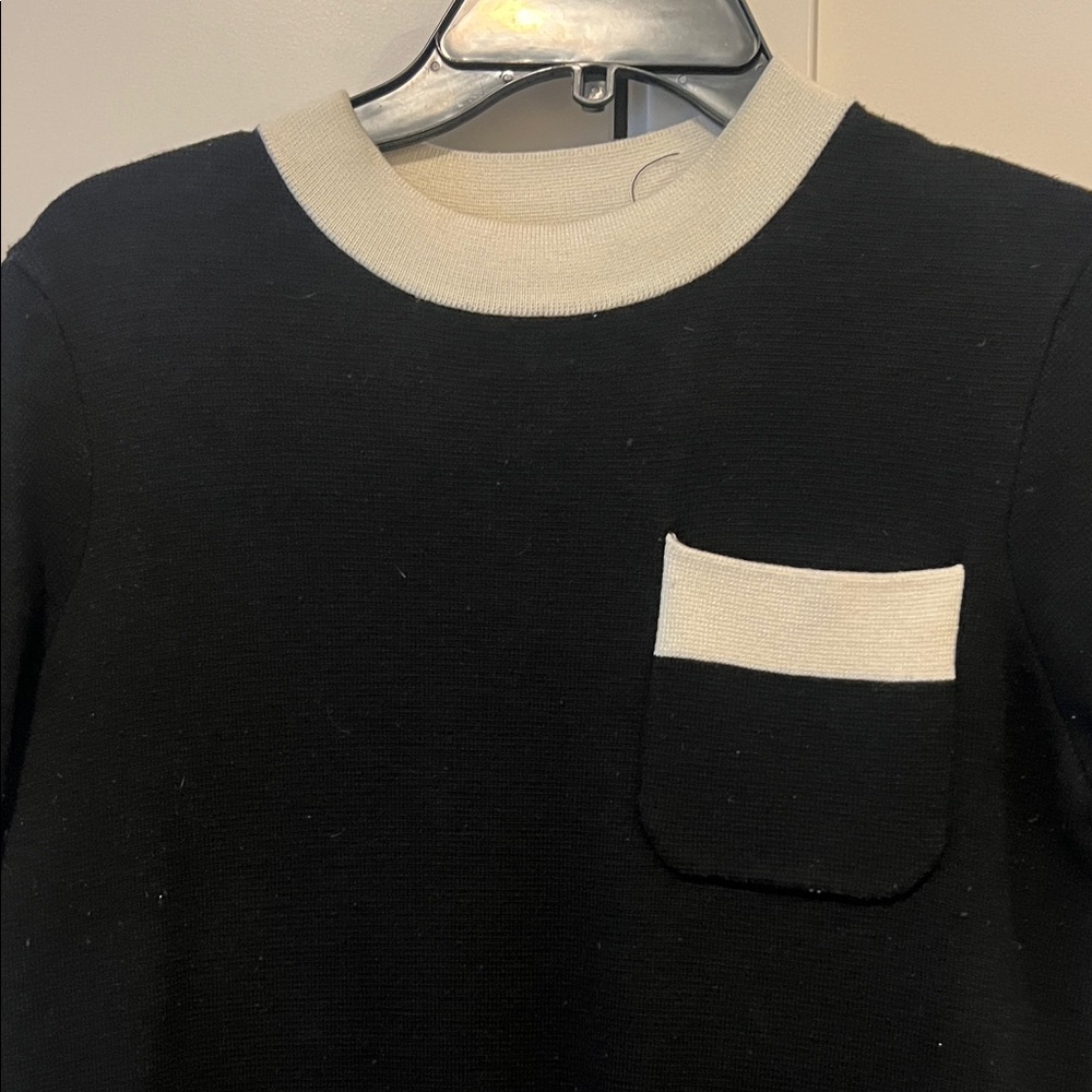 Black and White Short Sleeve Dress - Picture 2 of 4